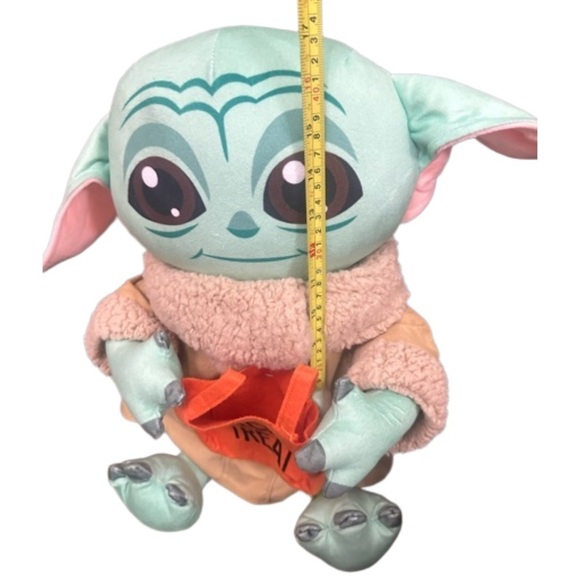Large Star Wars Mandalorian The Child Baby Yoda 18”Halloween Door Greeter Plush - Picture 3 of 3